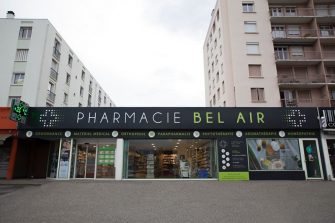 Croix de pharmacie allumée bel air atelier 2