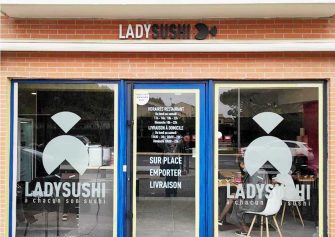 Enseigne vitrine lady sushi