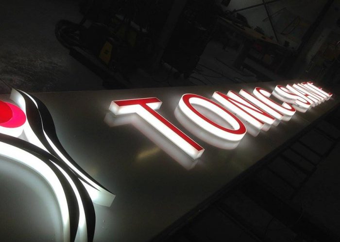 Lettres lumineuses plexi boitier