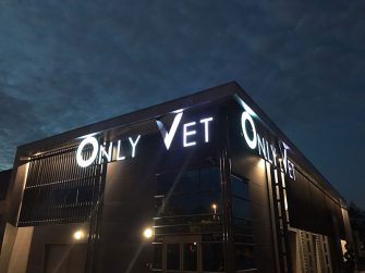 Enseigne lumineuse Only Vet